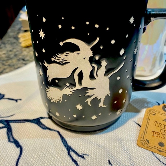 Gorgeous Feeling Witchy Adorable Coffee Mug with With Flying on Broom! NWT - Picture 1 of 6
